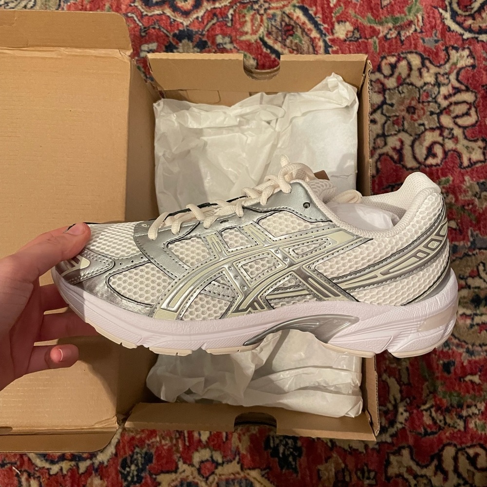 Brand new never been worn ASICS gel-1130s